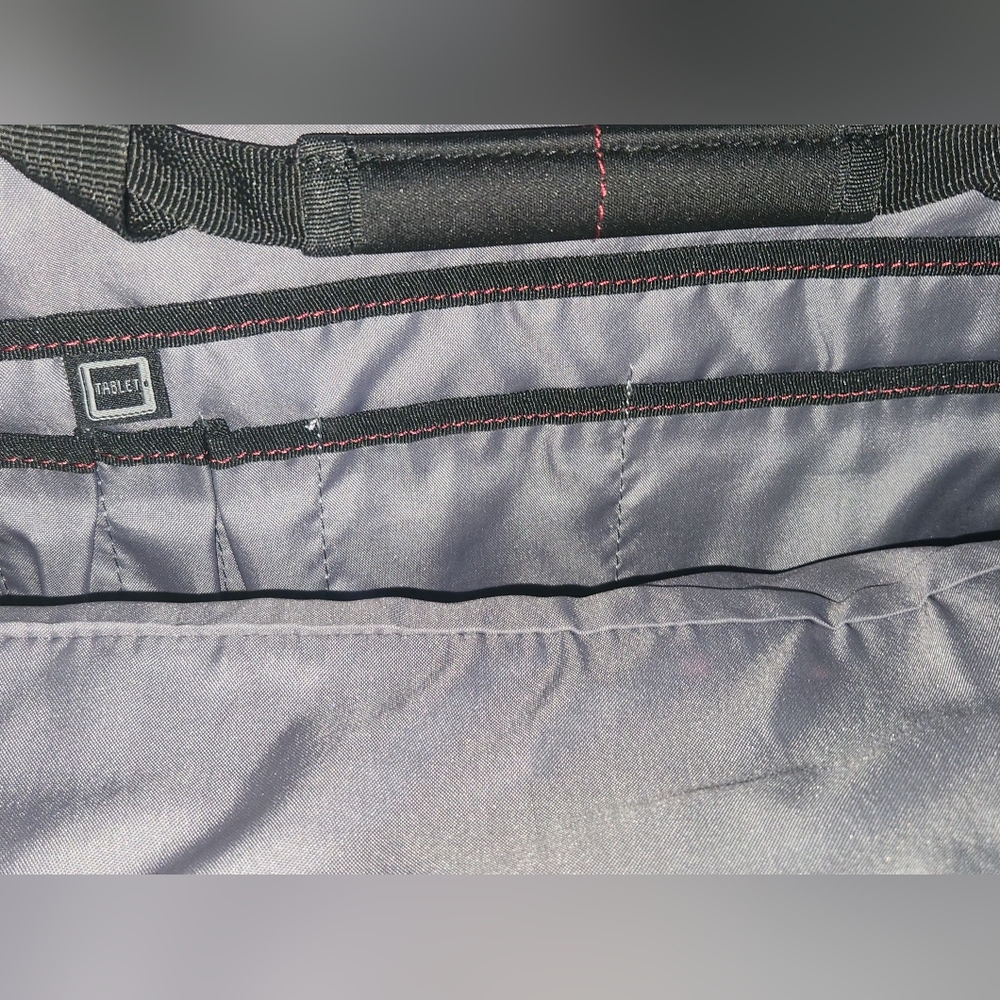 Samsonite Black Laptop Bag Durable and Practical - Picture 4 of 7